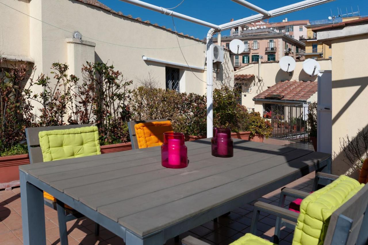 סלרנו Casa Flo Con Terrazza E Ascensore מראה חיצוני תמונה