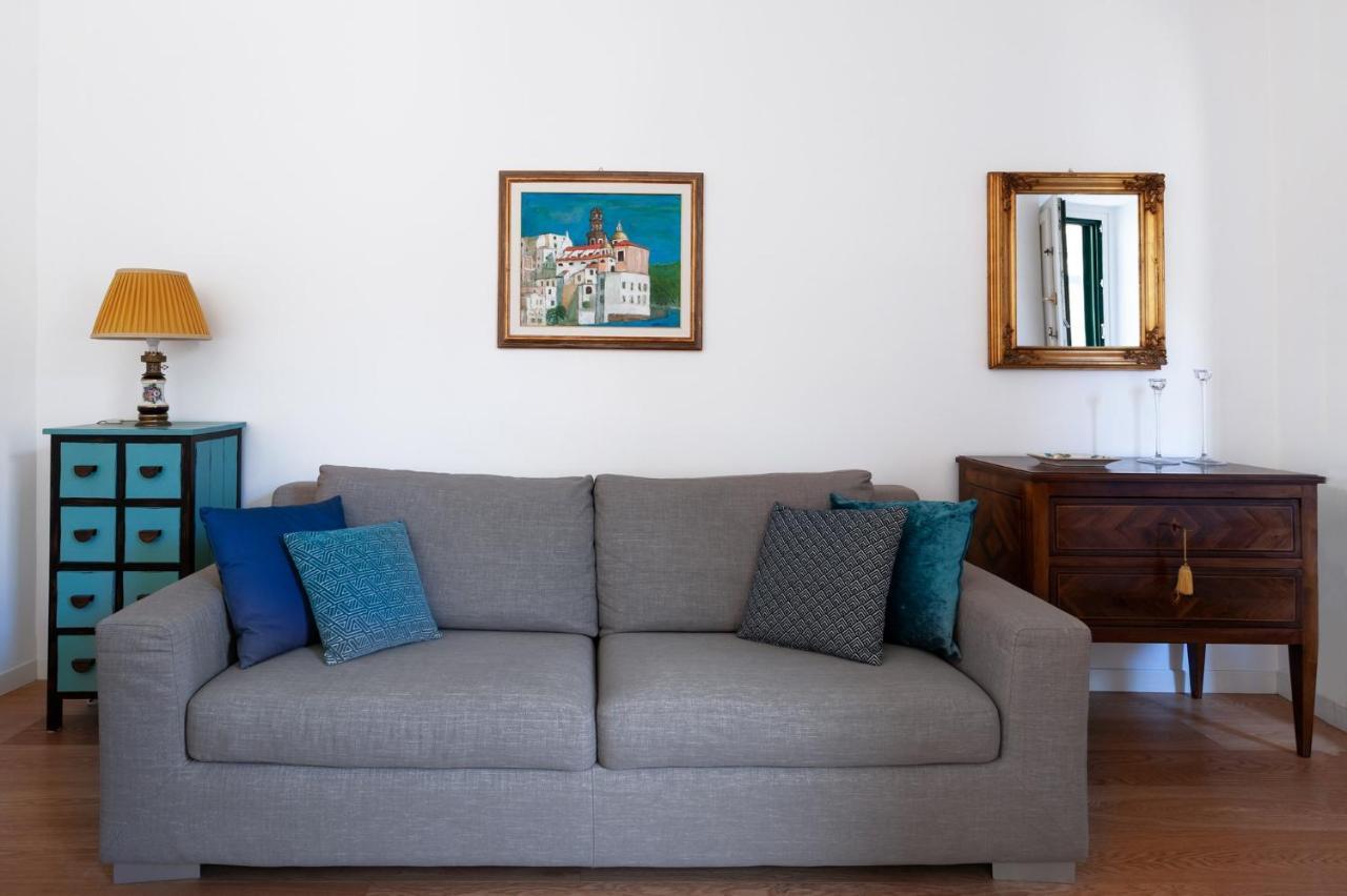 סלרנו Casa Flo Con Terrazza E Ascensore מראה חיצוני תמונה